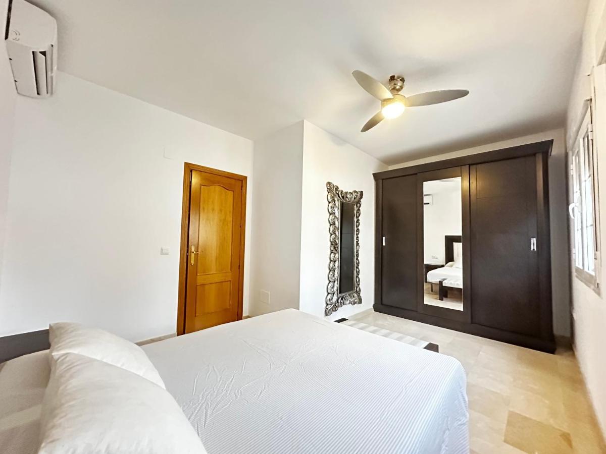 מאלגה Taro Beach Home מראה חיצוני תמונה